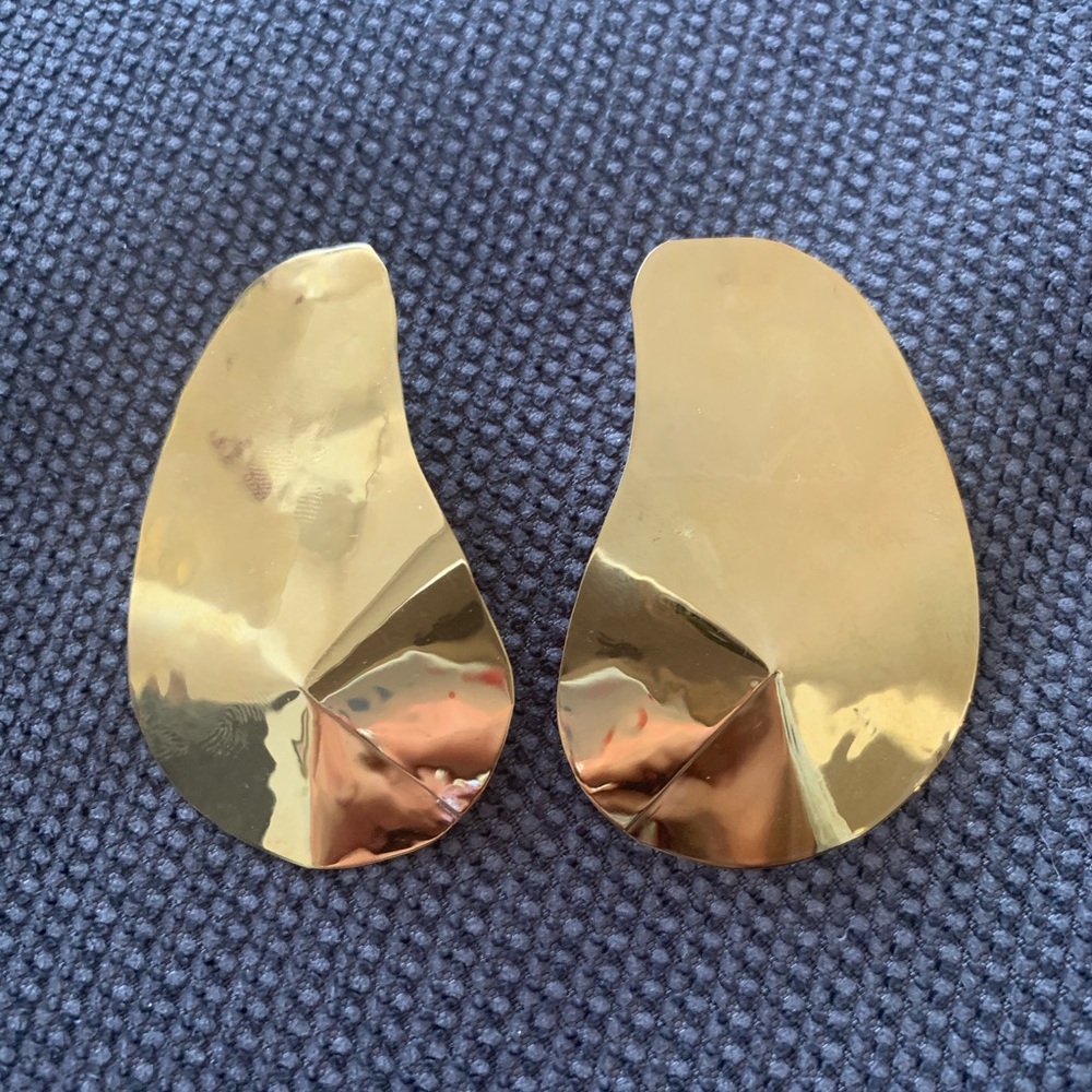 Hammered metal gold earrings from Barney’s NWT